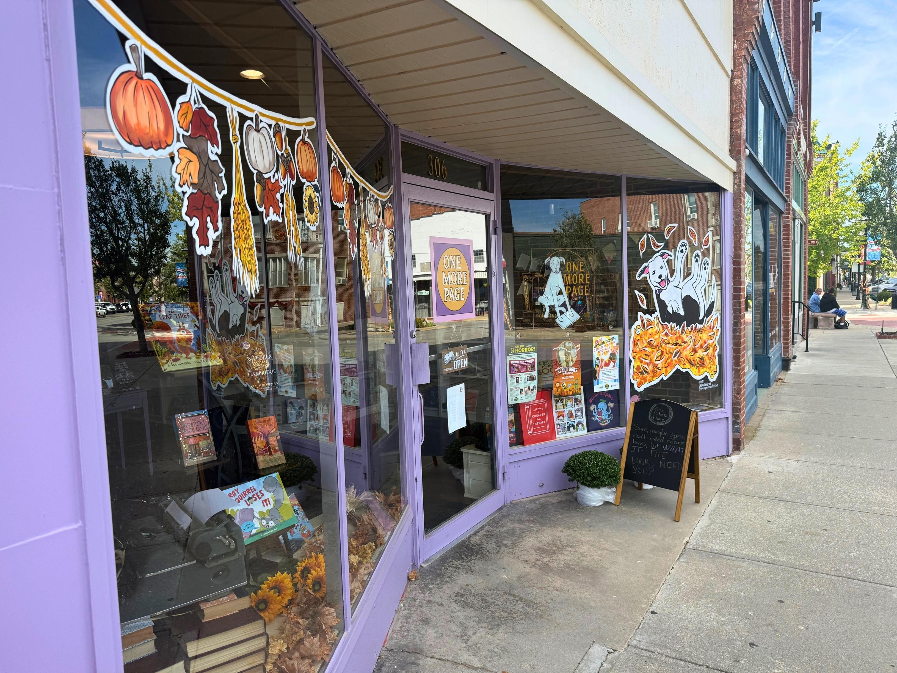 C-Street’s autumn vibes: New bookstore, pastries and more